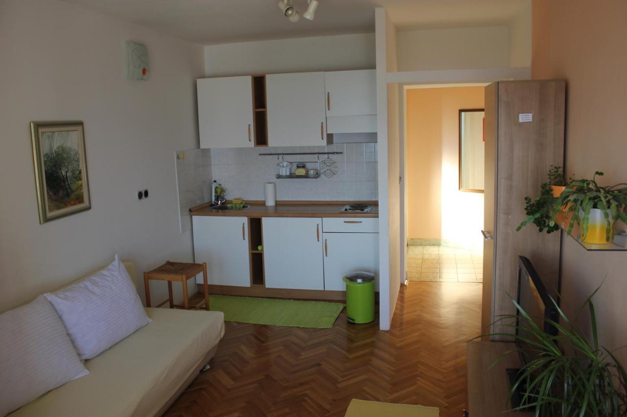 Omis Apartmani Mouse Luaran gambar