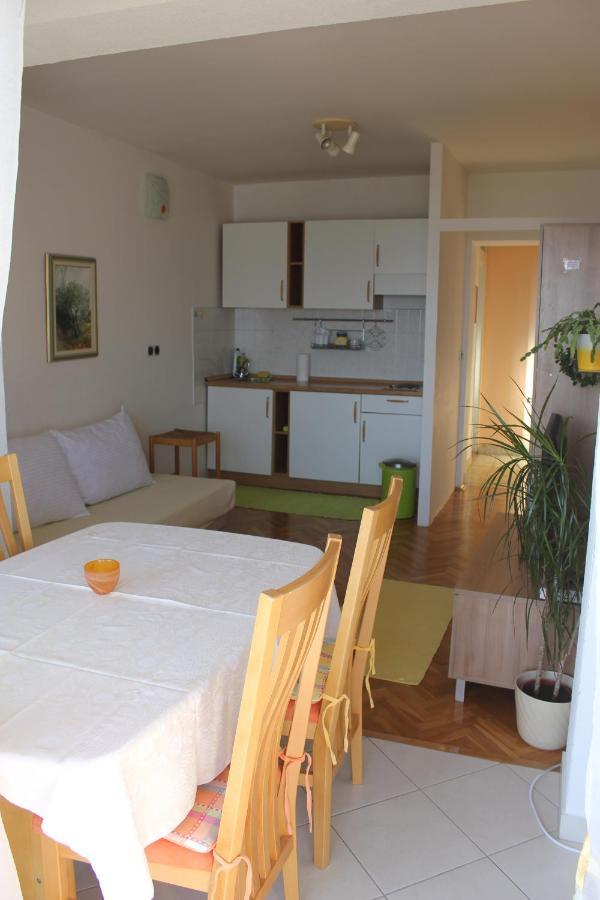 Omis Apartmani Mouse Luaran gambar